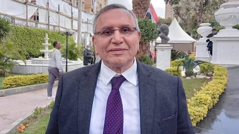الدكتور عبد السند