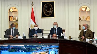 وزيرا الإنتاج الحربى والإسكان يستعرضان التقنيات الحديثة المستخدمة فى المياه