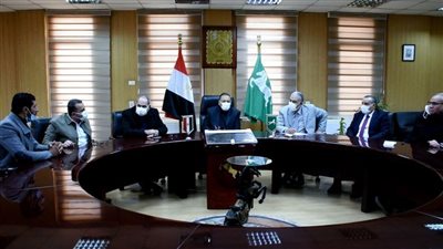محافظ الشرقية : إقامة منافذ وشوادر لبيع السلع والمواد الغذائية بأسعار مخفضة عن السوق