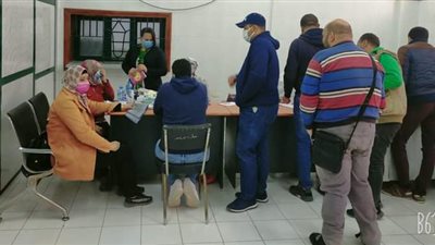صحة السويس تدفع بفرق مبادرة الأمراض المزمنة بشركات البترول