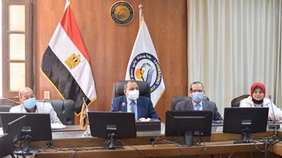 رئيس جامعة بني سويف :يوجه بسرعة ميكنة قطاع الدراسات العليا لضمان الشفافية