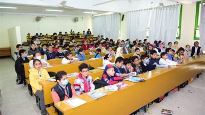 جامعة الطفل بسوهاج تواصل فعالياتها بمحاضرات عن البيئة.. صور