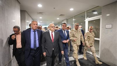 وزير التعليم العالى ورئيس جامعة القاهرة يتفقدان إنشاءات المعهد القومي الجديد للأورام..صور