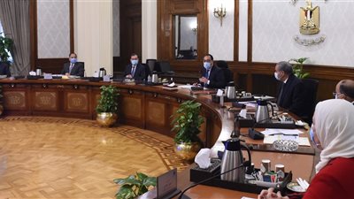 وزير التنمية المحلية: أكثر من 15 ألف شادر فى المحافظات لبيع السلع