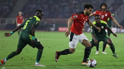 مدرب المنتخب يحسم موقف محمد صلاح من المشاركة أمام السنغال