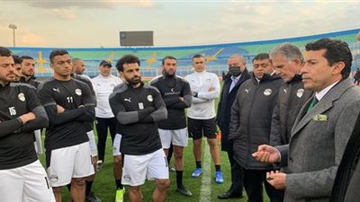 تفاصيل لقاء وزير الرياضة مع لاعبى المنتخب قبل مواجهة السنغال