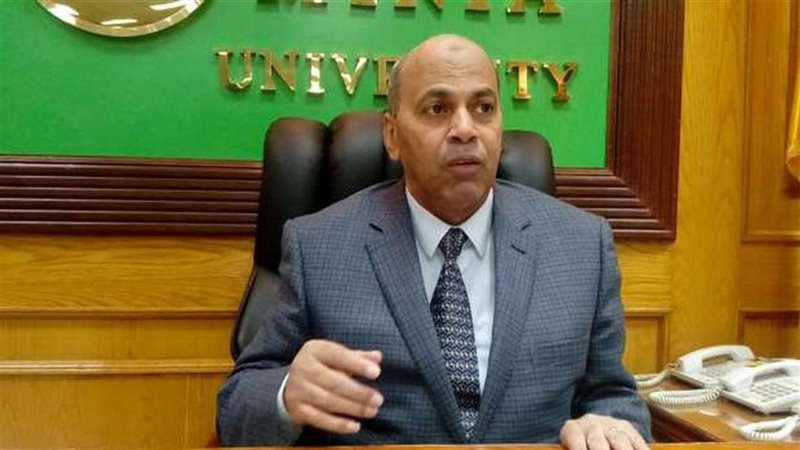 الدكتور مصطفى عبد