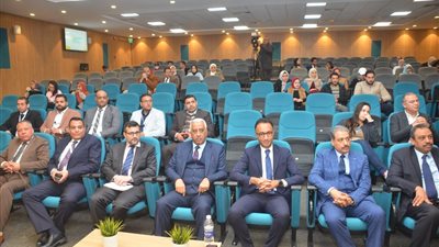 سكرتير مساعد بنى سويف يشهد فعاليات برنامج ريادة الأعمال بالمنطقة التكنولوجية