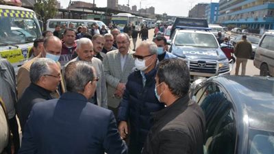 محافظ القليوبية يتابع إنتظام تواجد الأتوبيسات لنقل الركاب بمحطة شبرا الخيمة