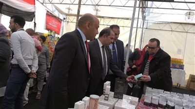 غرفة القاهرة ترصد إقبالًا كثيفًا من المواطنين على شوادر 