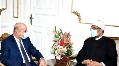 جمعة يبحث تدريب الواعظات الفلسطينيات بأكاديمية الأوقاف