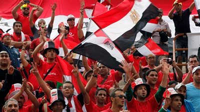 الجماهير المصرية تشعل أجواء مباراة مصر والسنغال 