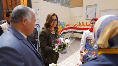 محافظ دمياط تتفقد معرض التعليم لرعاية الفئات الأكثر إحتياجا