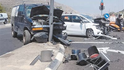 قطع غيار السيارات