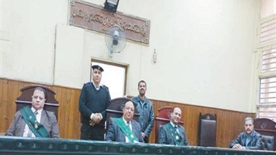 تاجر المزاج لحق بشريك عمره.. خلف القضبان