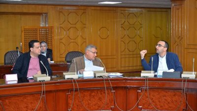 نائب محافظ الإسماعيلية يناقش آخر مستجدات ملف تقنين أراضى الدولة