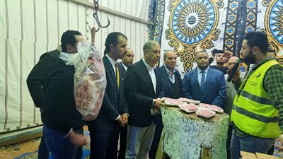 مصر الحديثة يفتتح معرض كلنا واحد لبيع السلع الغذائية والملابس بمدينة الزقازيق