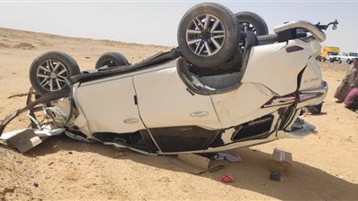مصرع وإصابة ٥ أشخاص في انقلاب ملاكي بطريق جنيفه