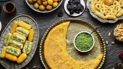 اهمها تناول الحلويات مباشرة بعد الإفطار .. 8 عادات خاطئة شائعة في رمضان
