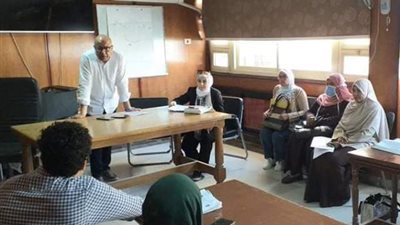 مشكلات البنيه الاساسيه بمستشفى الواسطى فى اجتماع بالصحه