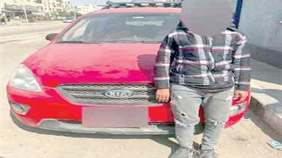 نسي المفتاح في العربية.. سرقوها الحرامية!
