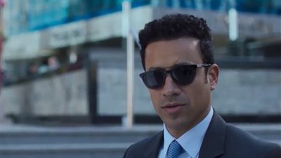 سوتس بالعربي.. أحمد داوود يقنع ميدو بالانضمام لمكتب المحاماة بالحلقة الرابعة