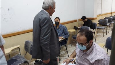 صديق يتفقد لجان امتحانات الدراسات العليا بقطاع الطب في جامعة الأزهر.. صور