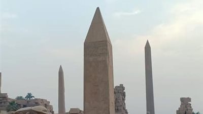 ترميم وإقامة مسلة الملكة حتشبسوت بالكرنك