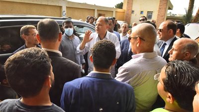 محافظ أسيوط يتفقد أعمال إنشاء المركز الطبي الشامل بقرية أبوكريم بديروط بتكلفة 36 مليون جنيه