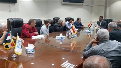 رئيس جهاز مدينة بدر يعقد لقاء لحل مشاكل أهالي المدينة.. صور