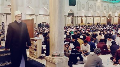 وكيل الأزهر: زيادة دعوات الإفطار الجماعي للطلاب الوافدين إلى 1500 دعوة بالجامع الأزهر.. صور