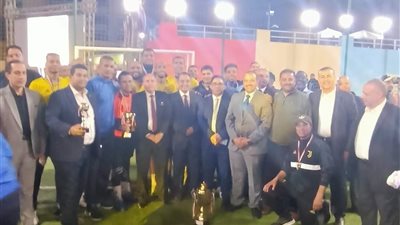 فريق كهرباء القناة يتوج ببطولة الشركات بعد فوزه فى المباراة النهائية على وسط الدلتا بنتيجة 4/6