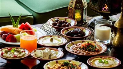 كل مايهمك في وجبتي الإفطار والسحور.. خبراء التغذية ينصحون