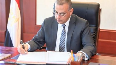 بالأسماء ..محافظ سوهاج يصدر حركة تنقلات بين رؤساء المراكز والمدن