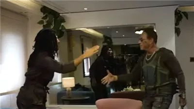 تعليق مضحك من رامز جلال بعد إعلان نجم الأهلى وفاندام
