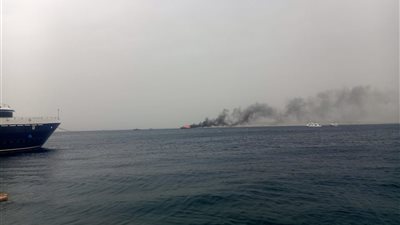 حريق هائل بأحد اللنشات البحرية دون خسائر فى الأرواح بالغردقة