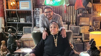 أكرم حسني يوجه رسالة للفنانة فردوس عبد الحميد بعد مشاركتها فى 