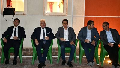 فودة: يبدى سعادتة بلقاء ابناءة من طلاب المدرسة الفكرية والصم والبكم ويتبنى احد الحالات المرضية