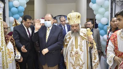 محافظ أسيوط يزور ايبارشيات منفلوط والدير المحرق والقوصية للتهنئة بعيد القيامة المجيد