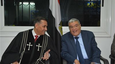 محافظ المنيا يقدم التهنئة للاخوة المسيحين بمناسبة 