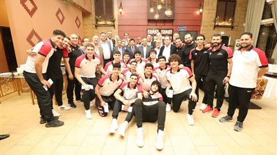 اشرف صبحى يكرم منتخبات مصر لكرة السلة