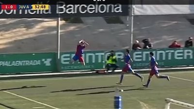 لاعب برشلونة يحتفل على طريقة رونالدو والنادي ينقذ الموقف