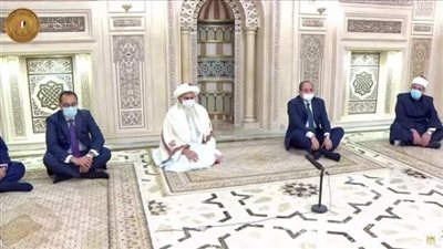 سلطان طائفة البهرة بالهند يشارك الرئيس السيسي في افتتاح مسجد الحسين.. فيديو