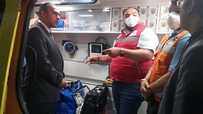 نائب محافظ المنيا يتفقد أحد تمركزات الإسعاف لمراجعة سير العمل وخطة التأمين