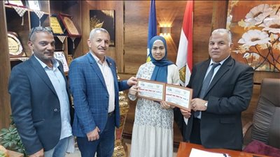 مدير تعليم دمياط يكرم أوائل مسابقة المكتبات النموذجية..صور