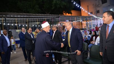 رئيس جامعة أسيوط يشهد حفل 