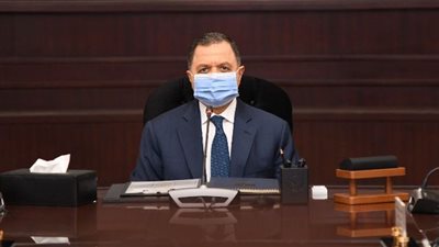 وزير الداخلية يجتمع بقيادات الأمن لمتابعة إجراءات تأمين الاحتفالات بعيد الفطر المبارك