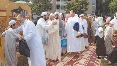 عادات روحانية واجتماعية في استقبال العيد بالجزائر