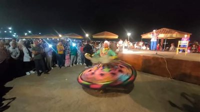 رقصة التنورة وفقرات فنية علي كورنيش السويس