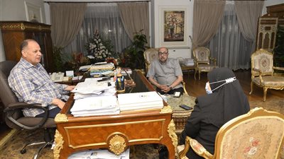 محافظ أسيوط يلتقى وكيل وزارة الصحة للتأكيد على استقرار الاوضاع الصحية وجاهزية المستشفيات